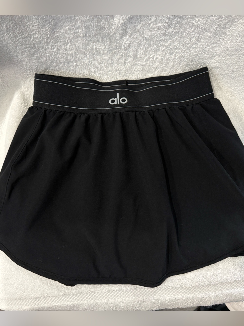ALO Yoga Black Circle tennis Skirt with Branded Waistband